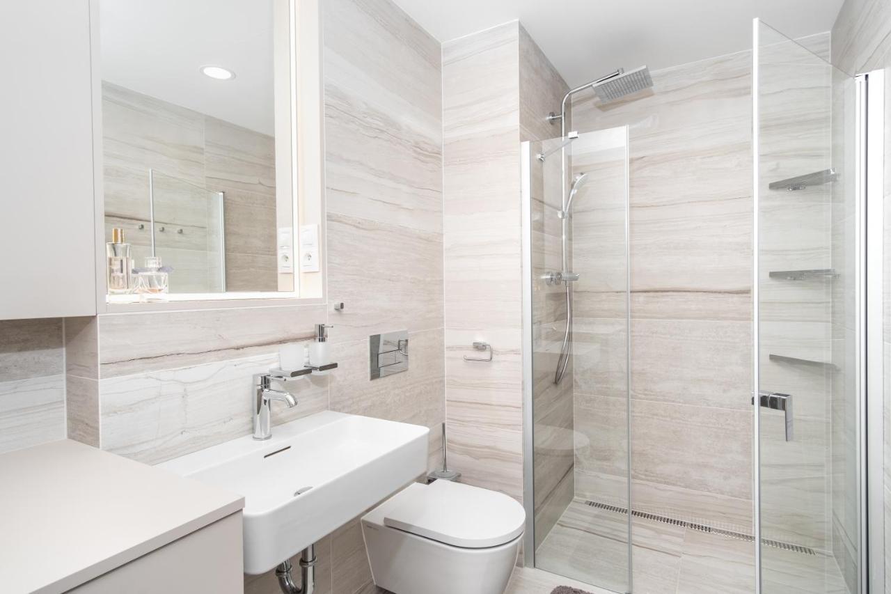 Prague Days - Premium Apartments - Balcony Екстер'єр фото