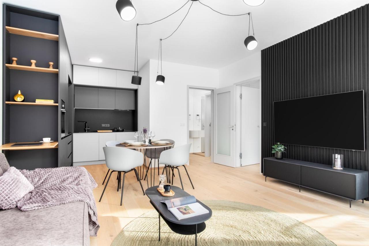 Prague Days - Premium Apartments - Balcony Екстер'єр фото