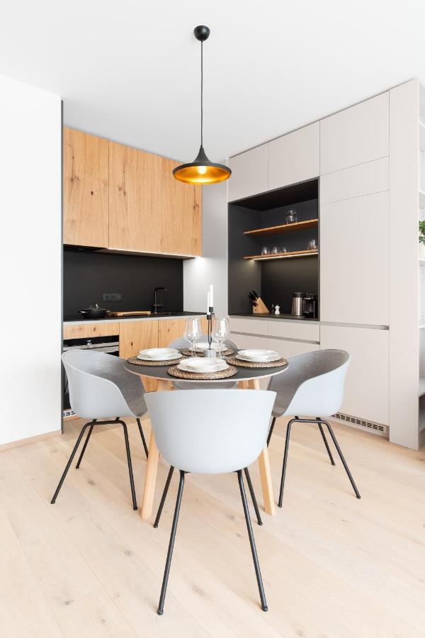 Prague Days - Premium Apartments - Balcony Екстер'єр фото